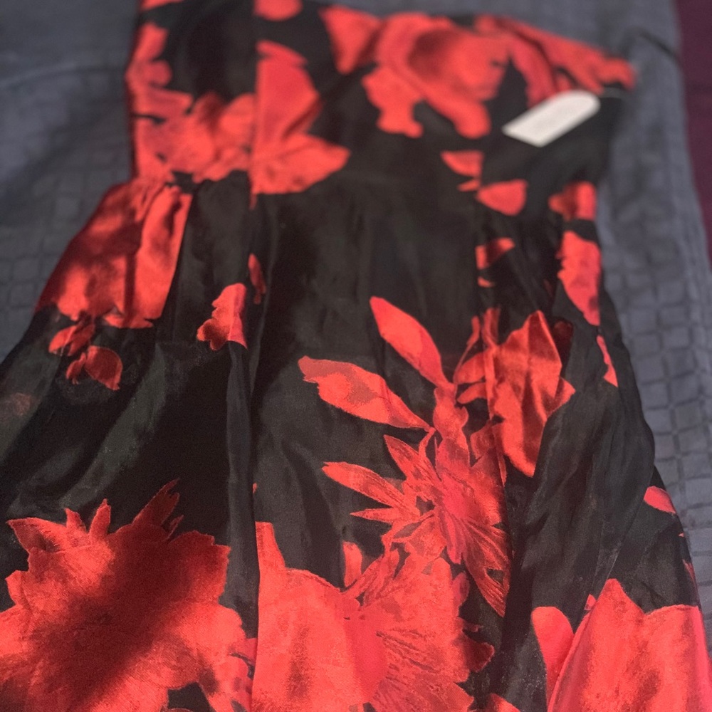 Dress with Spaghetti straps or wear without